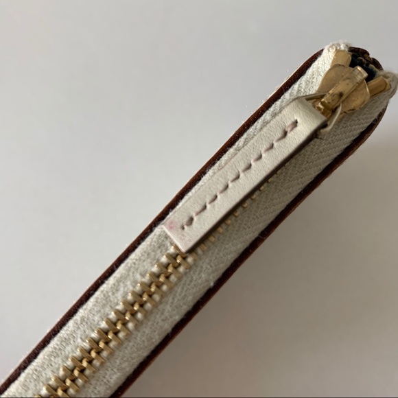 Authentic GUCCI Guccissima Leather Zip Pouch - Picture 7 of 9